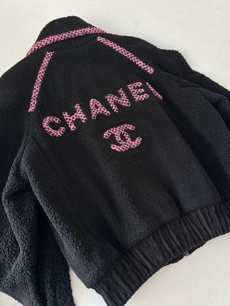 Chanel 19B Black and Pink Lamb wool Zip-Up Jacket