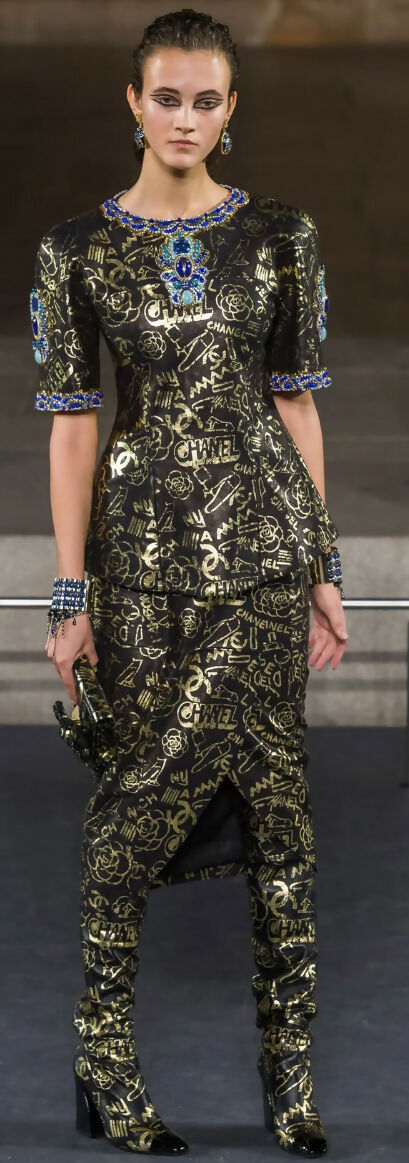 Chanel 19A Paris New York Egyptian Croc Embossed Graffiti Medium O Case Clutch