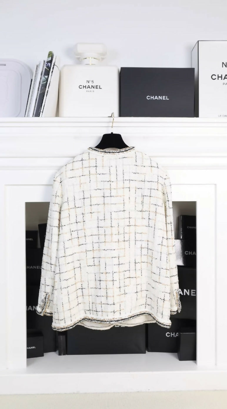 Chanel 2017 Black and ecru tweed Jacket
