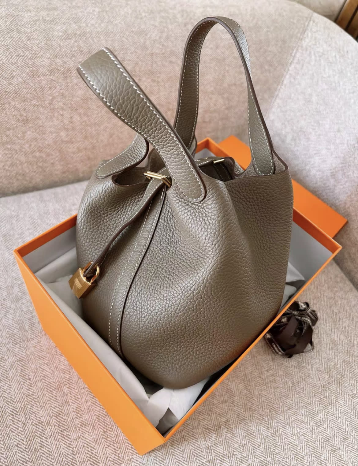 Hermès Hermes picotin 18 étoupe gray leather gold hardware - 18 Bucket Bag - Secondhand luxury from Wararni