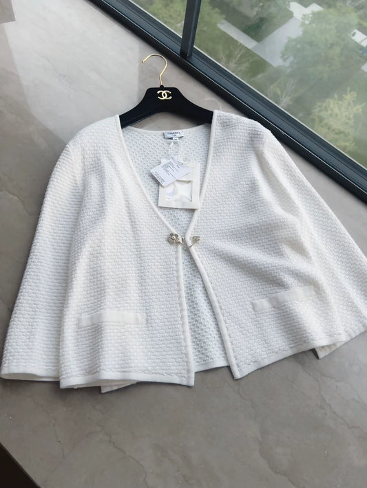Chanel 25p white cape