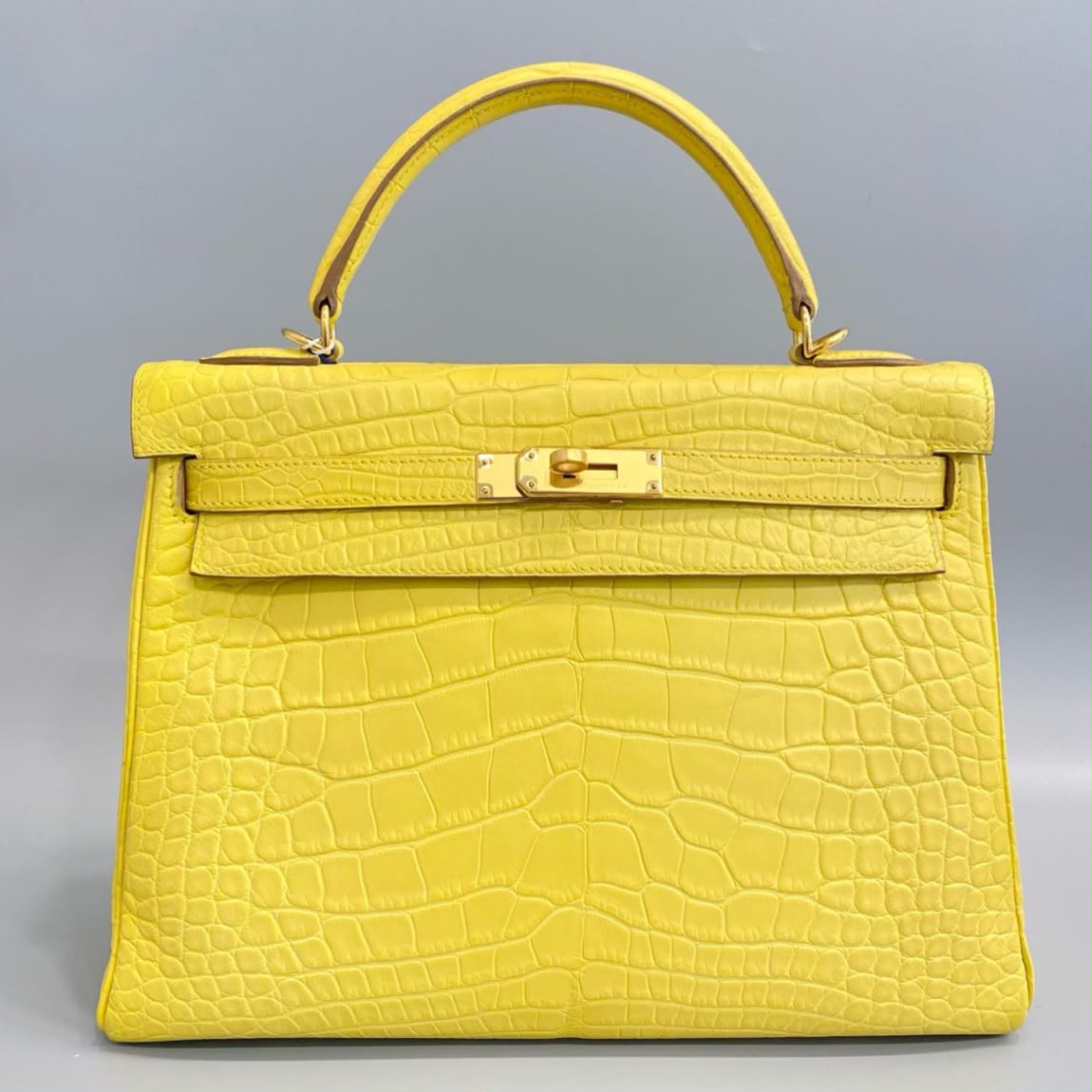 Hermes Kelly 28 mimosa matte alligator leather gold hardware