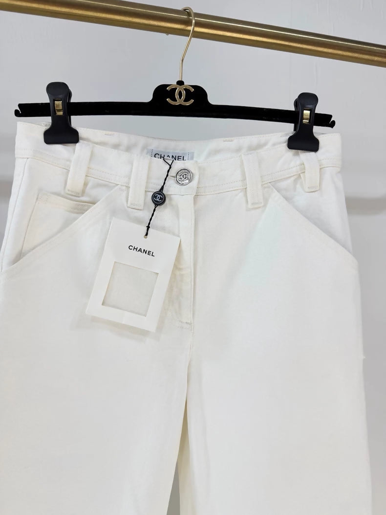 Chanel 26p white jeans