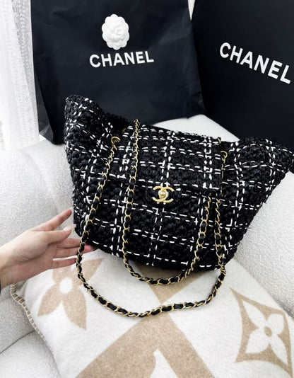 Chanel 23S raffia black and white woven tote bag