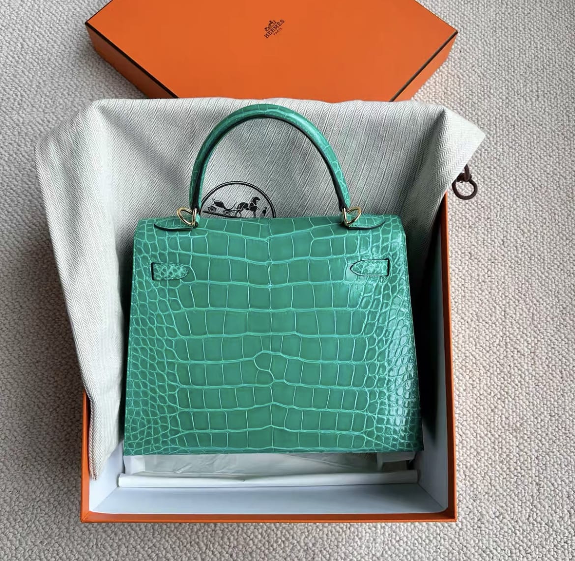 Hermes Kelly 25 imperial green shiny alligator gold hardware