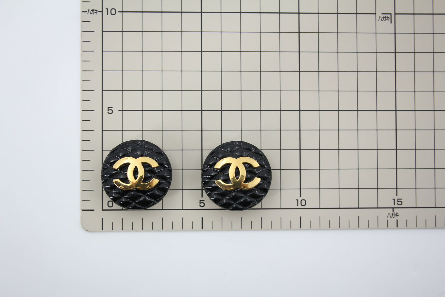 Chanel Vintage 93P Resin Gold-Plated Quilted Black Round Clip-on Earrings