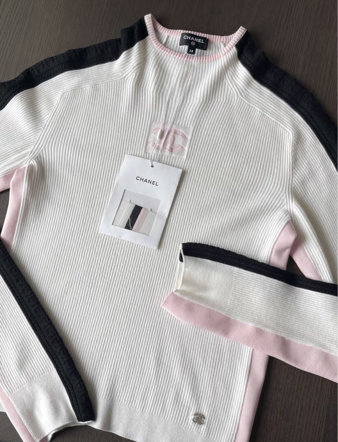 Chanel 2023 Coco neige 23n ski series white cashmere top fr38 with