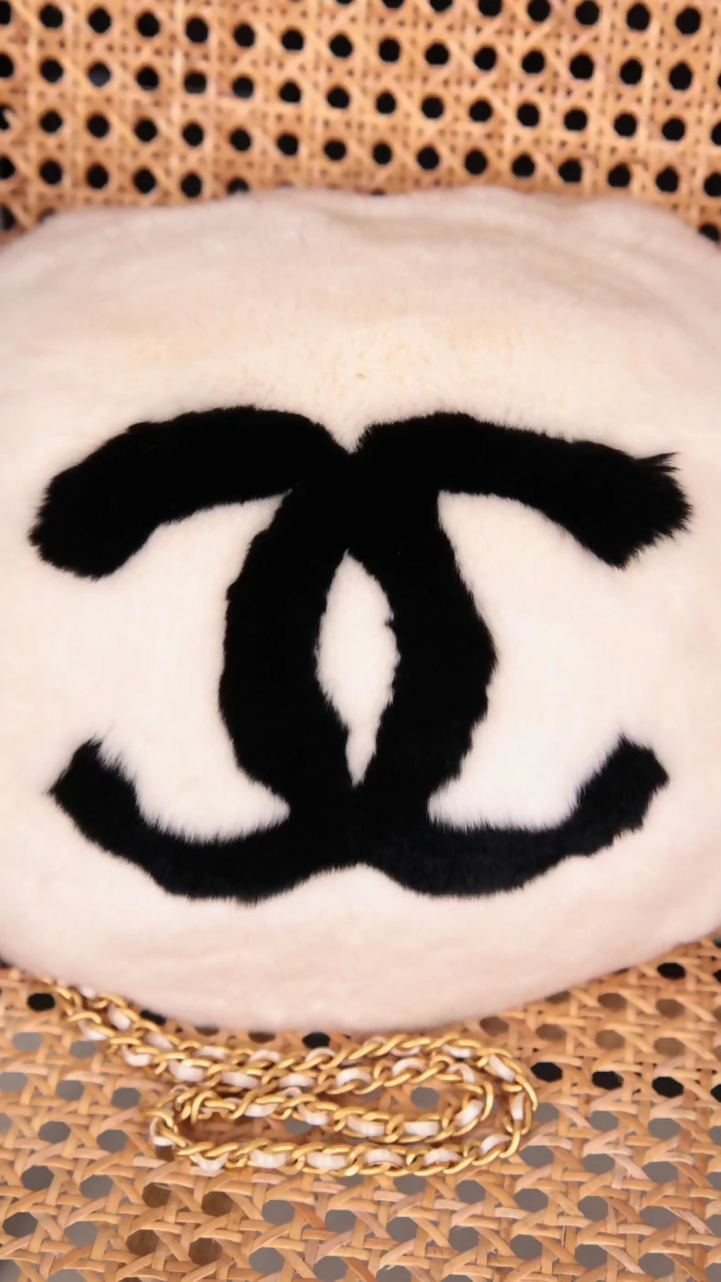 Chanel 2001 White Fur Shoulder Bag Hand Warmer