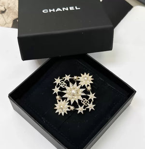 Chanel 17C light gold badge eight-pointed star brooch