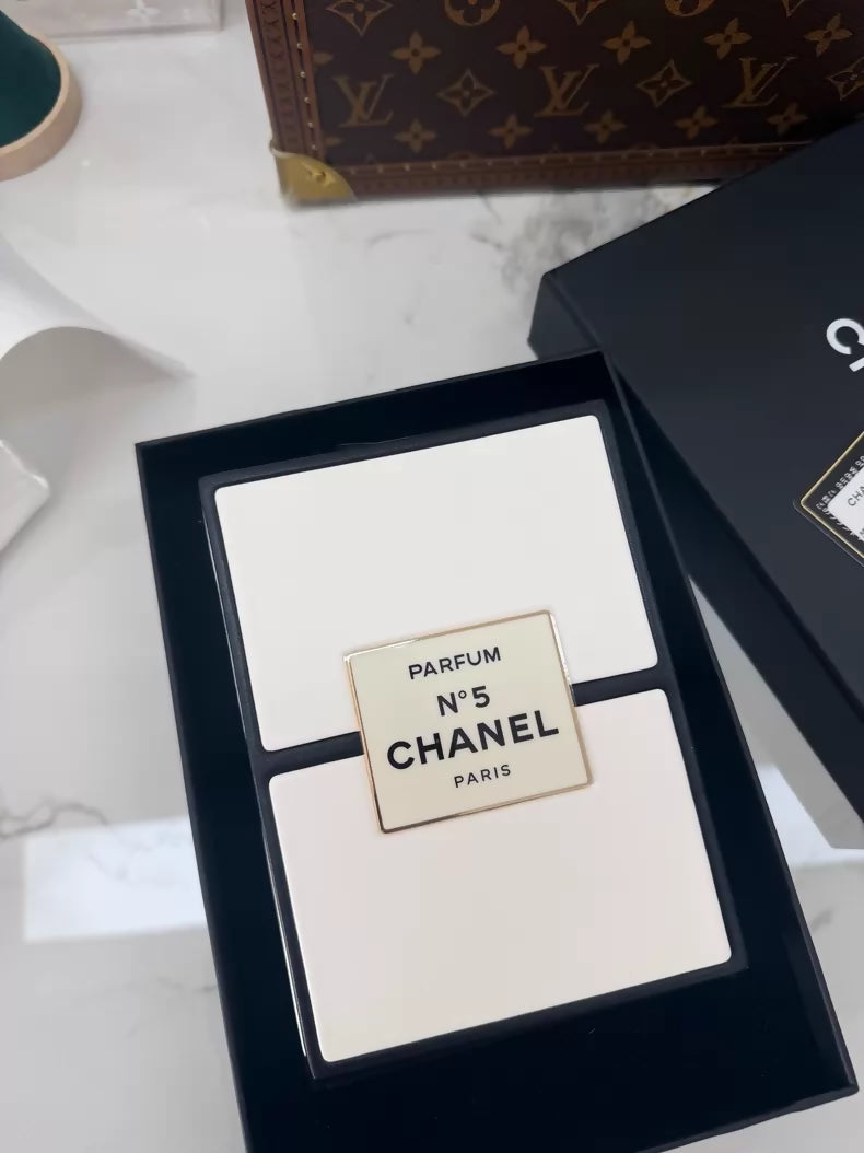 Chanel 2020 White and Black Calfskin No.5 Perfume Box Evening Clutch Gold Hardware