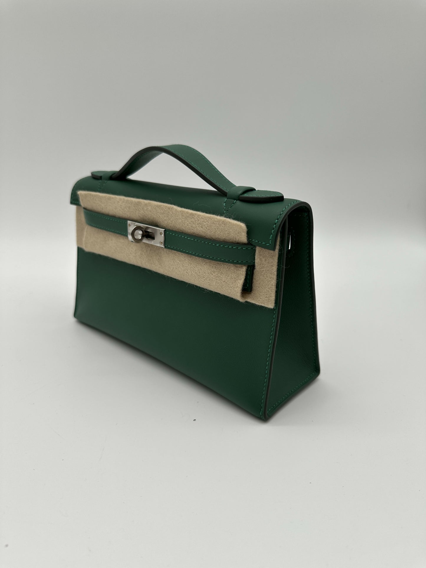Hermes Kelly Pochette Vert Moyen Swift PHW Stamp W 2025