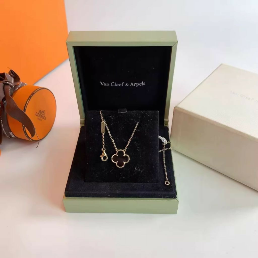 Van Cleef & Arpels Vintage Alhambra Black Agate Necklace (3)