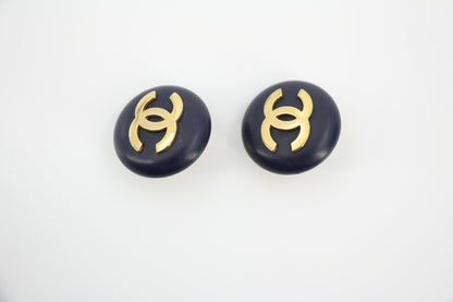 Chanel Vintage 87 Resin Navy Blue CC Logo Large Round Clip-on Earrings