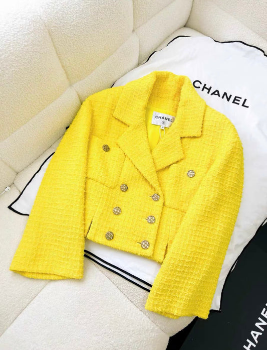 CHANEL Chanel 22S yellow short jacket - 38 Jacket - Vintage fashion from Wararni