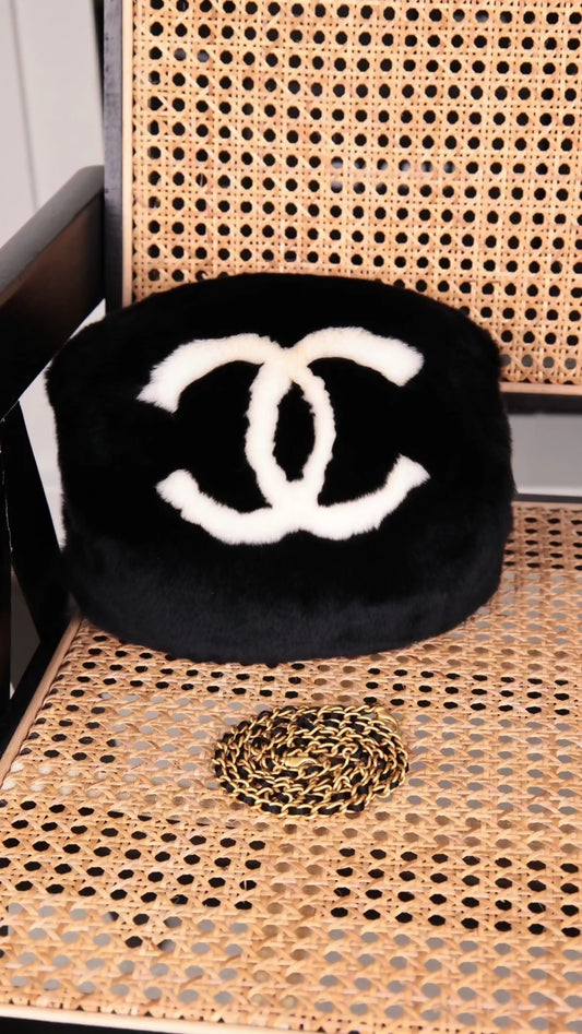 Chanel 2001 Autumn/Winter S Black Furry Shoulder Bag Hand Warmer