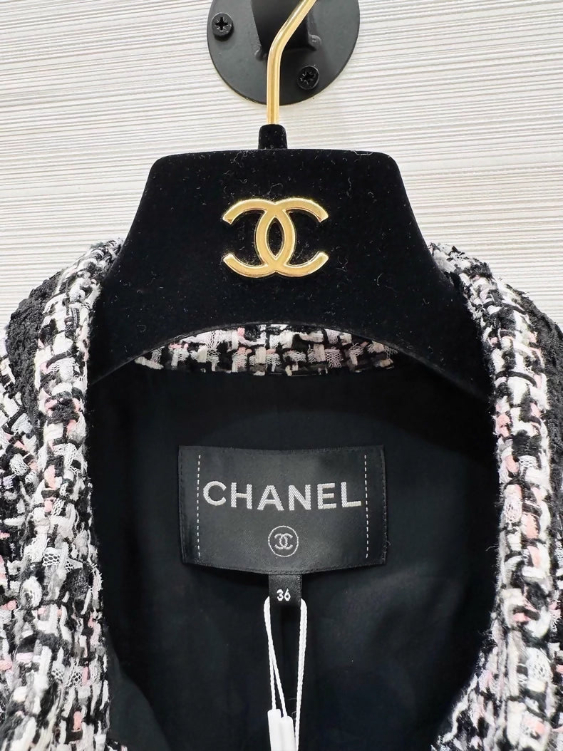 Chanel 23P Gray tweed jacket with black trim