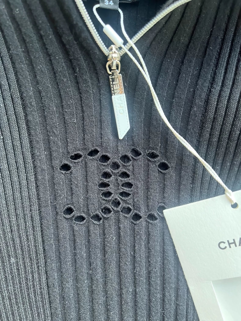 Chanel 25C black hooded T-shirt