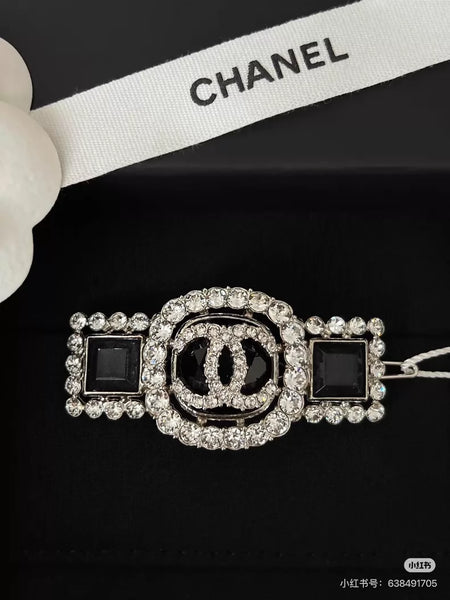 Chanel 20K black and white full diamond logo gemstone silver hair