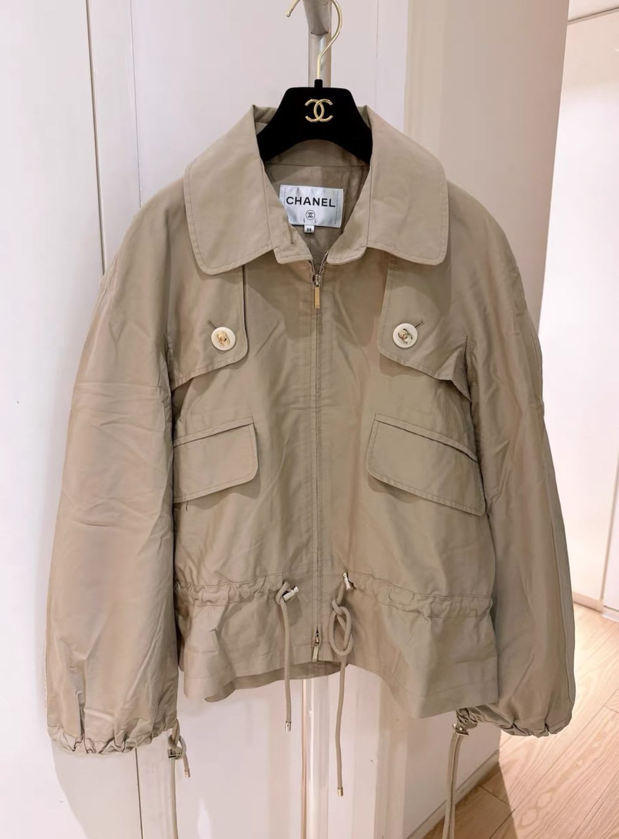 CHANEL Chanel 18 windbreaker Jacket - 38 Jacket - Secondhand luxury from Wararni