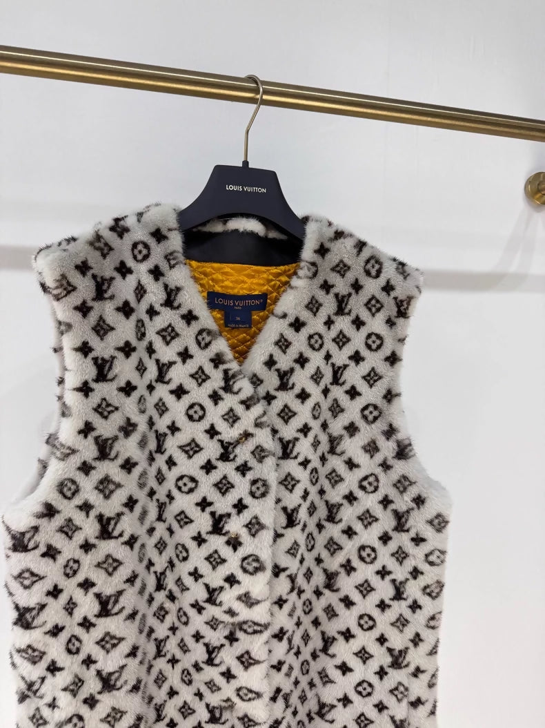 Louis Vuitton 24 Fall/Winter Mink Fur Vest