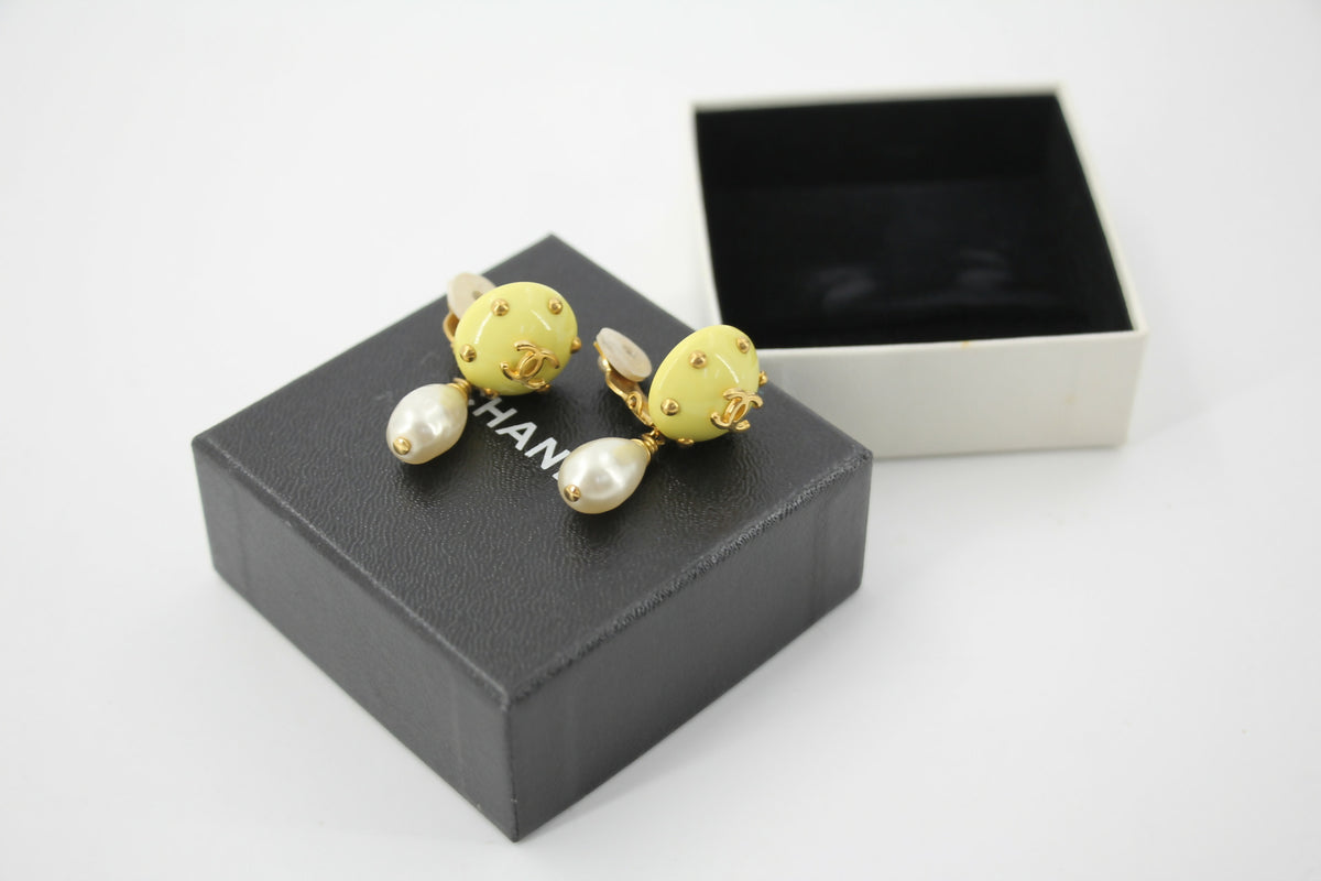 Chanel 96C Resin Dot Yellow Bean Imitation Pearl Dangle Clip-on Earrings