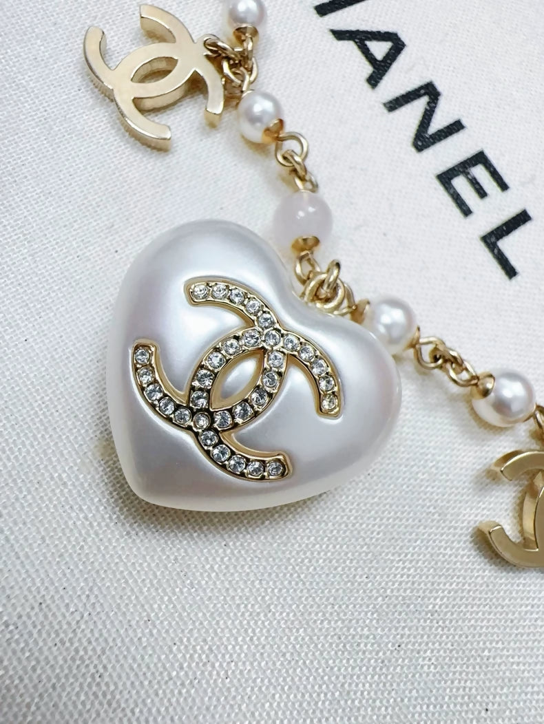 Chanel 21B Double C Heart Diamond Pearl Waist Necklace