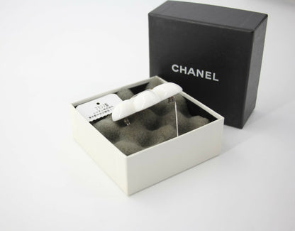 Chanel 96P Resin White Six-Petal Flower Brooch