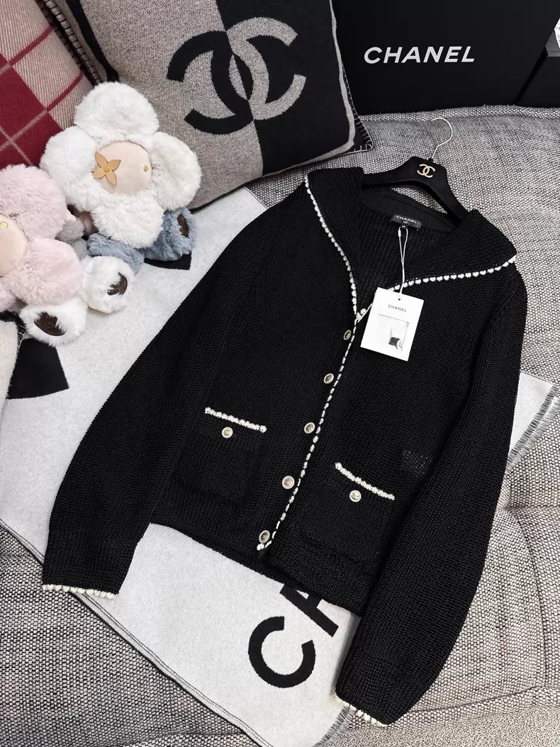 Chanel 26C black and white knit cardigan