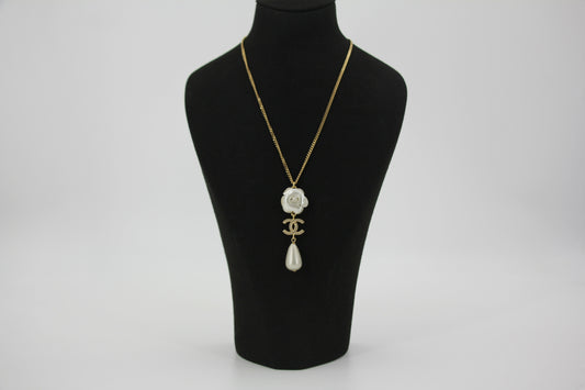 Chanel A20A Imitation Pearl Camellia Pendant Light Gold Necklace