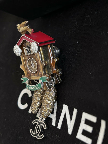 Chanel Métiers d'Art 2015 Salzburg Runway brooch