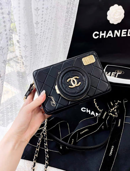 CHANEL CHANEL 24SS CAMERA BAG Lambskin & Gold-Tone Metal Black - Small Clutch Bag - Secondhand luxury from Wararni