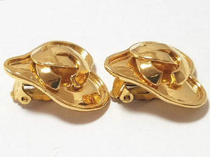 Chanel Vintage 95 Heart-Shaped Cc Logo Gold-Plated Ear Clips