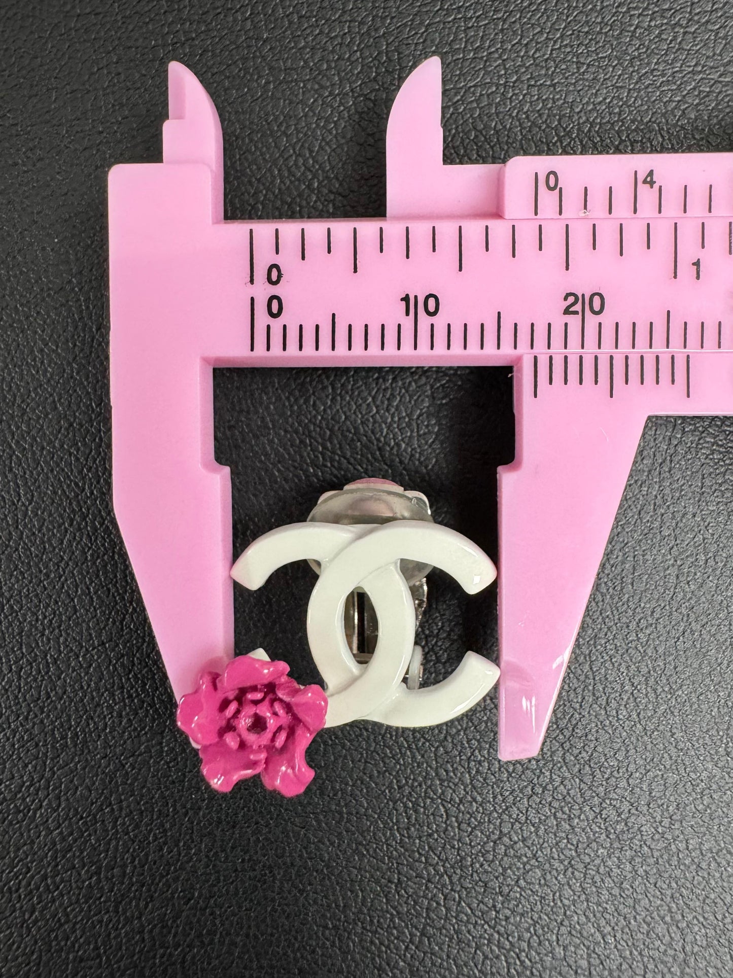 Chanel Vintage 04P Resin Pink Flower Earrings