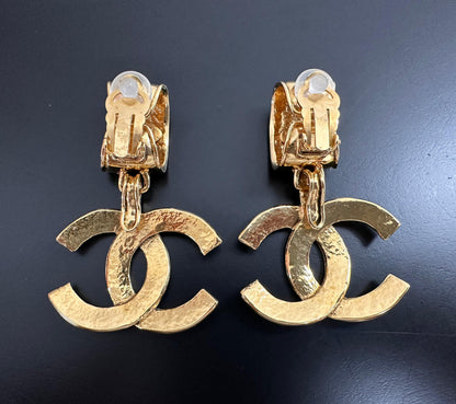 Chanel Vintage 94P Gold-Plated Bright Gold Characteristic Pendant Large Ear Clips