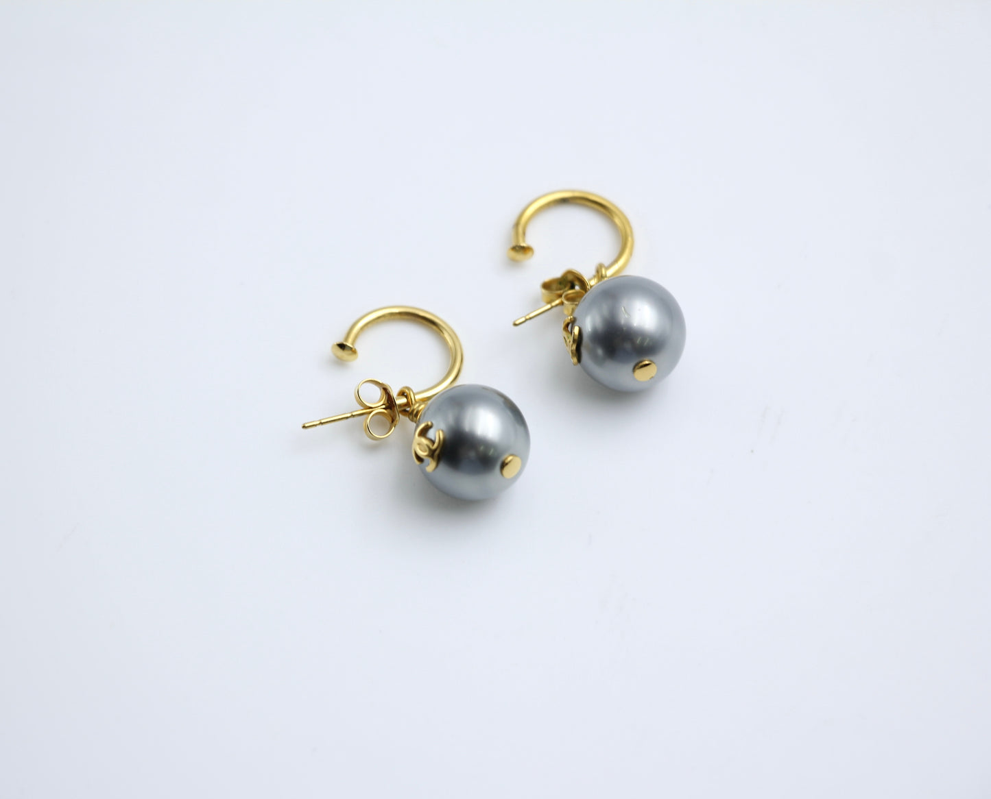 Chanel Vintage 2002 Imitation Pearl Gray Wave Dangle Earrings 1