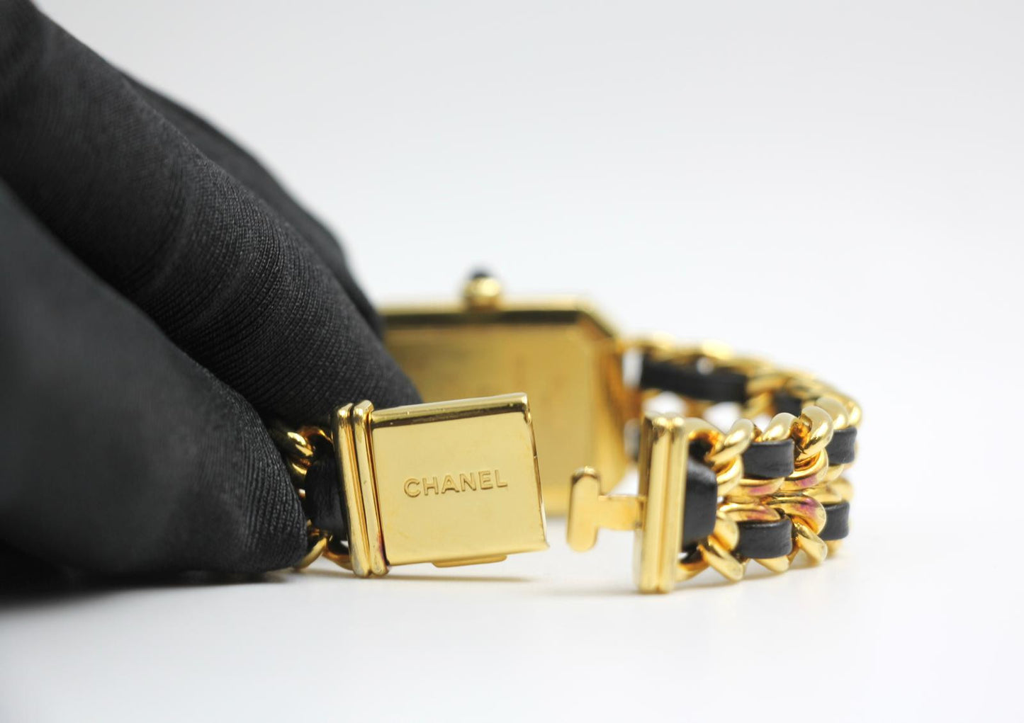 Chanel Vintage 87 Premiere Black Sugar Cube Leather Chain Watch S