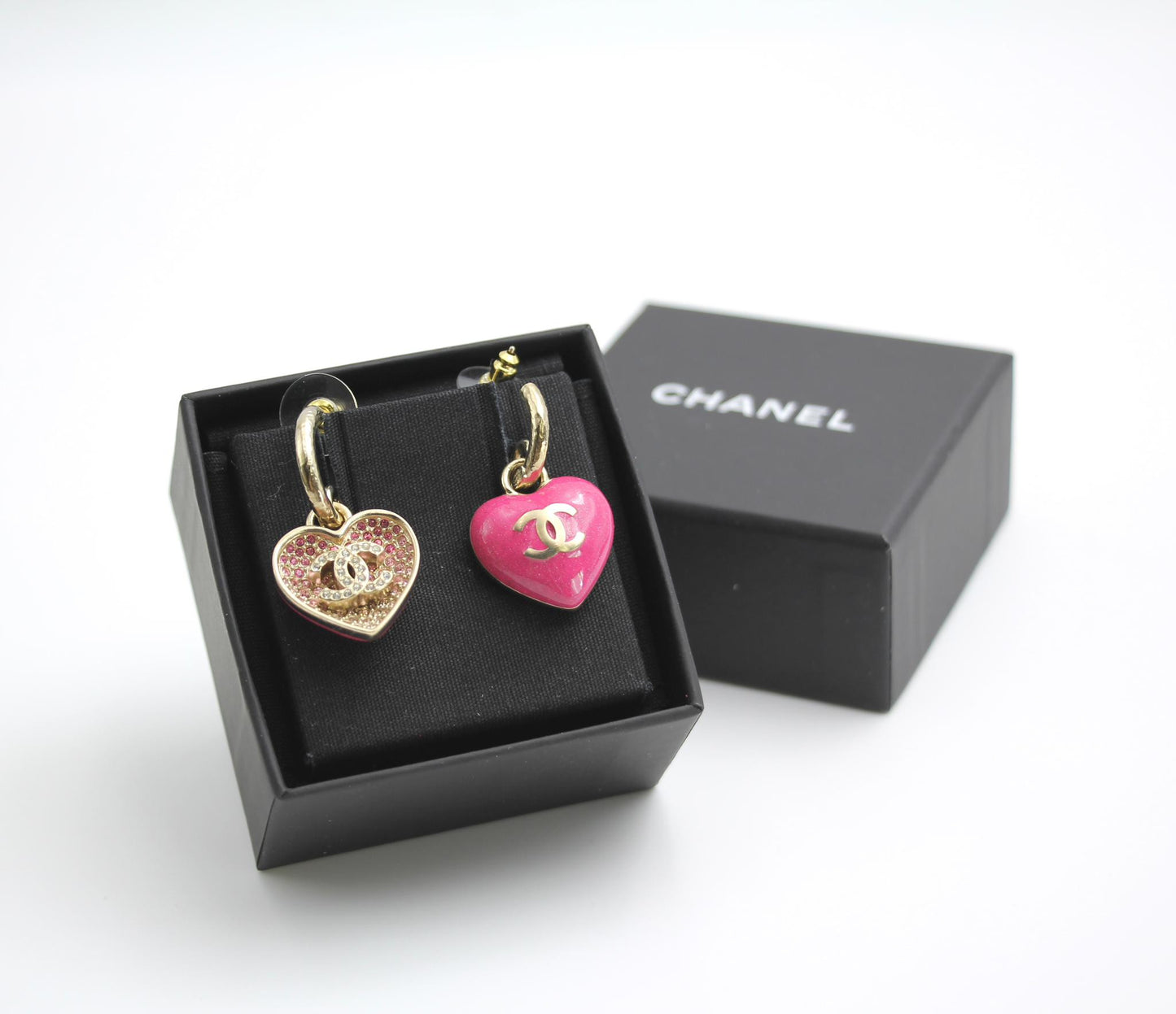 CHANEL Chanel 23P Rhinestone Peach Pink Double-Sided Love Pendant Earrings - Onesize Fashion Jewellery - Used fashion item from Wararni