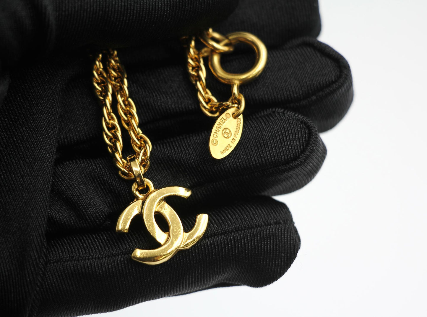 Chanel Vintage 81 85 Gold Plated Chain Clavicle Necklace