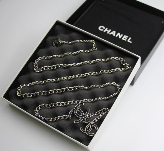 CHANEL Chanel Vintage A12 Enamel Black Silver Metal Waist Chain Neck Chain - Onesize Fashion Jewellery - Secondhand luxury from Wararni