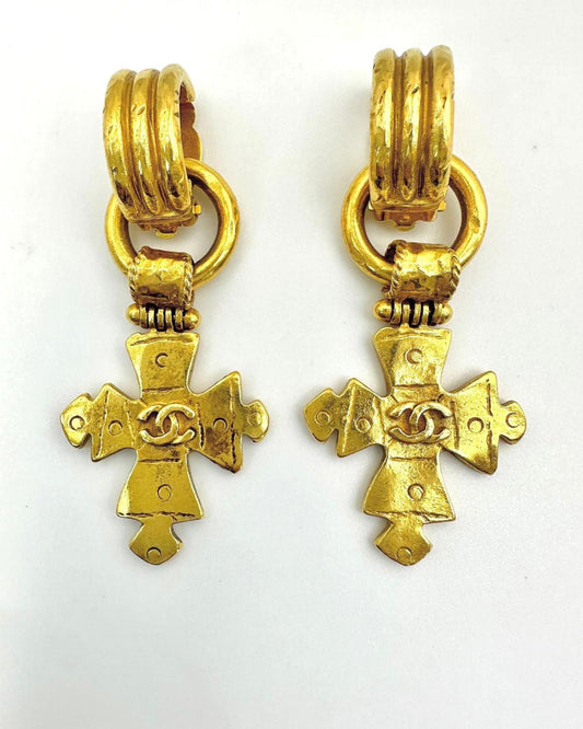 CHANEL 1994 Chanel Cross Vintage Clip On Earrings - Onesize Fashion Jewellery - Vintage fashion from Wararni