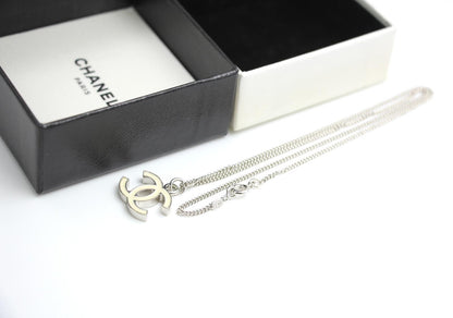 Chanel Vintage 05V Enamel White Necklace