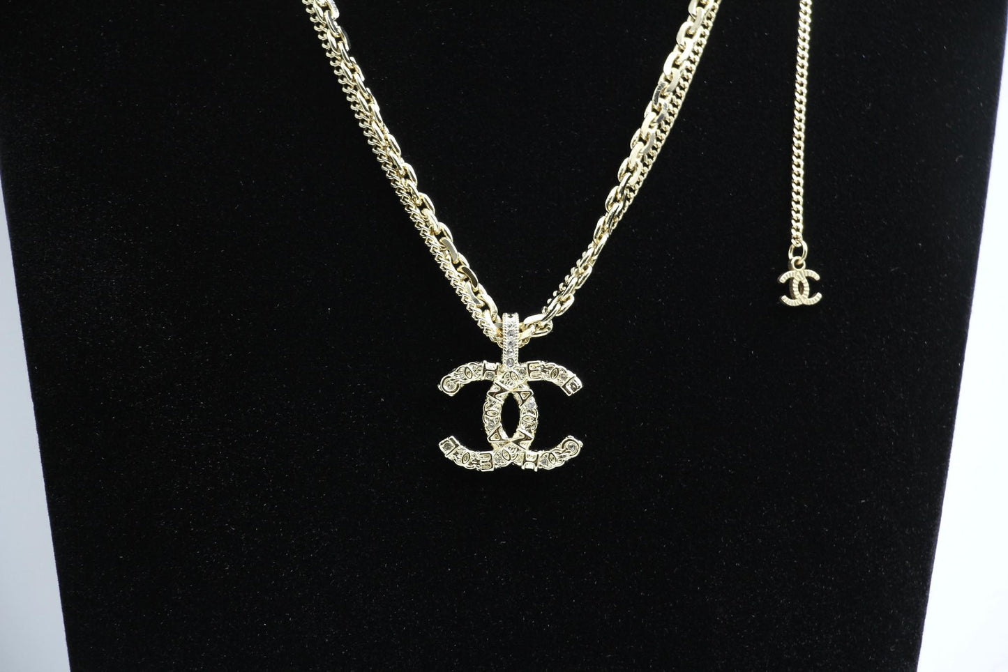 Chanel 21P Metal Double Layer Embossed Necklace