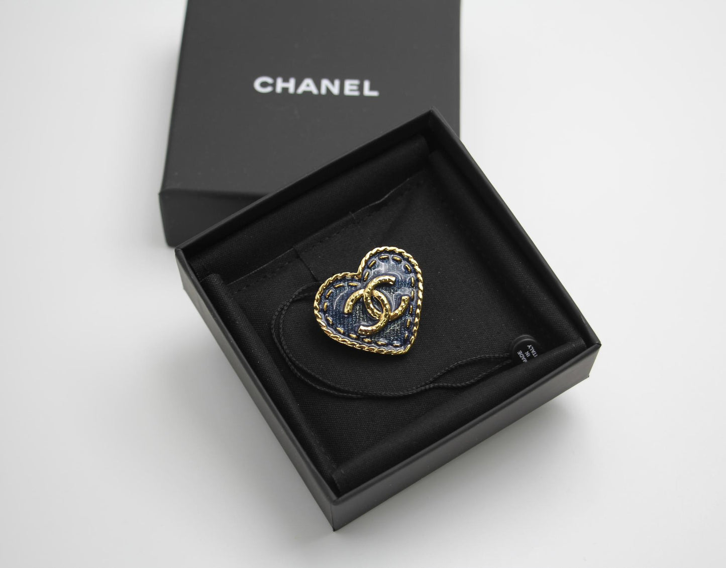 Chanel 24P Metal Spring Denim Heart-Shaped Buckle Brooch