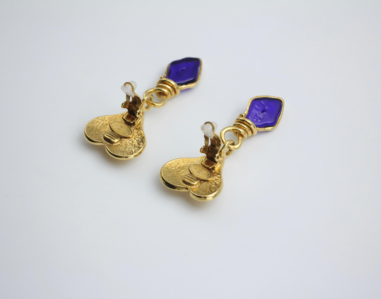 Chanel Vintage 95P Blue Gripoix Gold Plated Heart Clip On Earrings