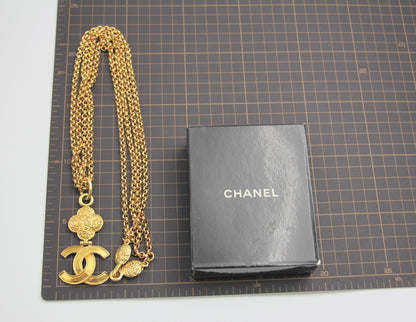 Chanel Vintage 95A Gold-Plated Plain Gold Flower Necklace