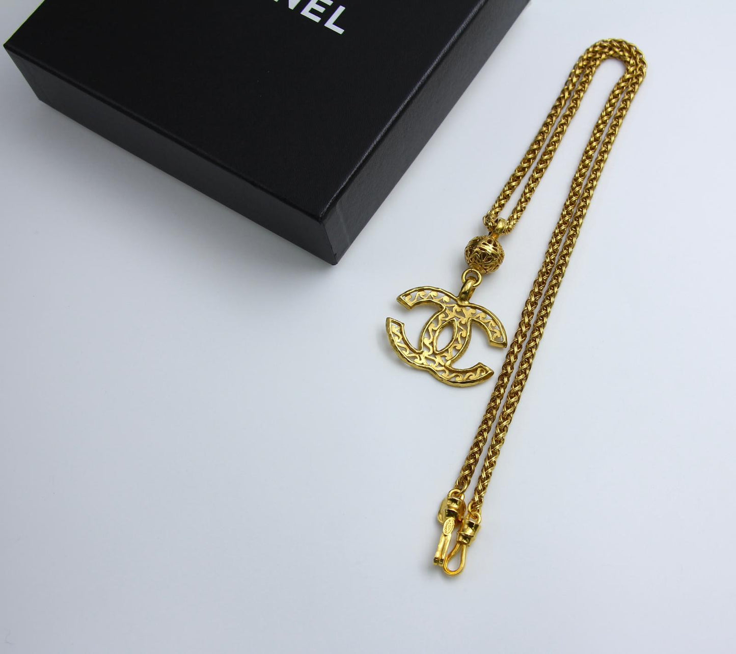 Chanel Vintage 95A Wavy Hollow Ball Pendant Necklace