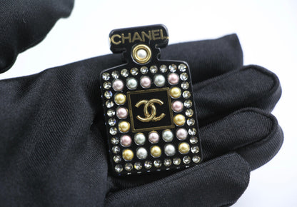 CHANEL Chanel 21P Acrylic Perfume Bottle Brooch - Onesize Fashion Jewellery - Vintage fashion from Wararni