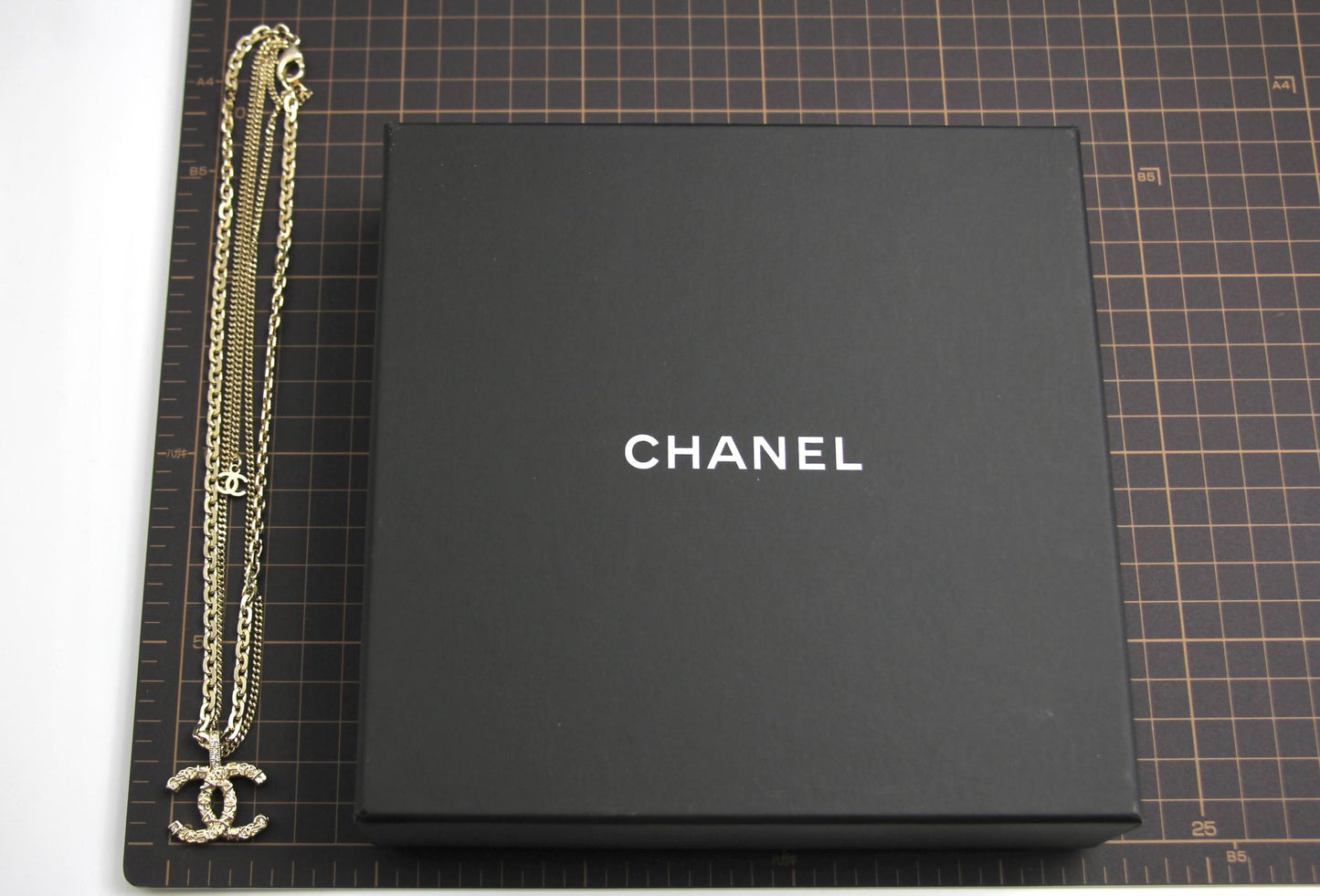 Chanel 21P Metal Double Layer Embossed Necklace