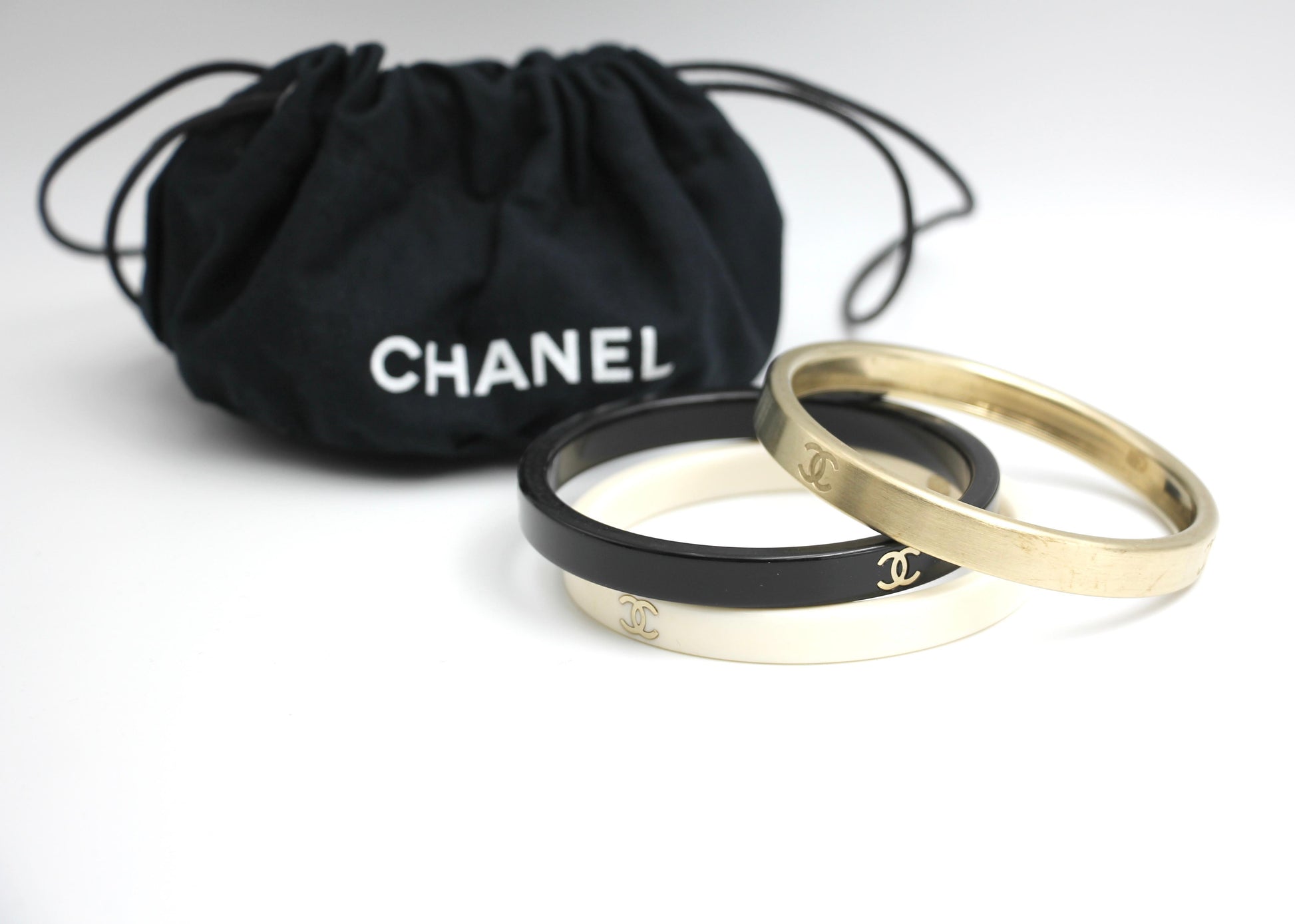 CHANEL Chanel Vintage 10C Metal Resin Three Special Set Of Hand Chokers - Onesize Fashion Jewellery - Secondhand luxury from Wararni