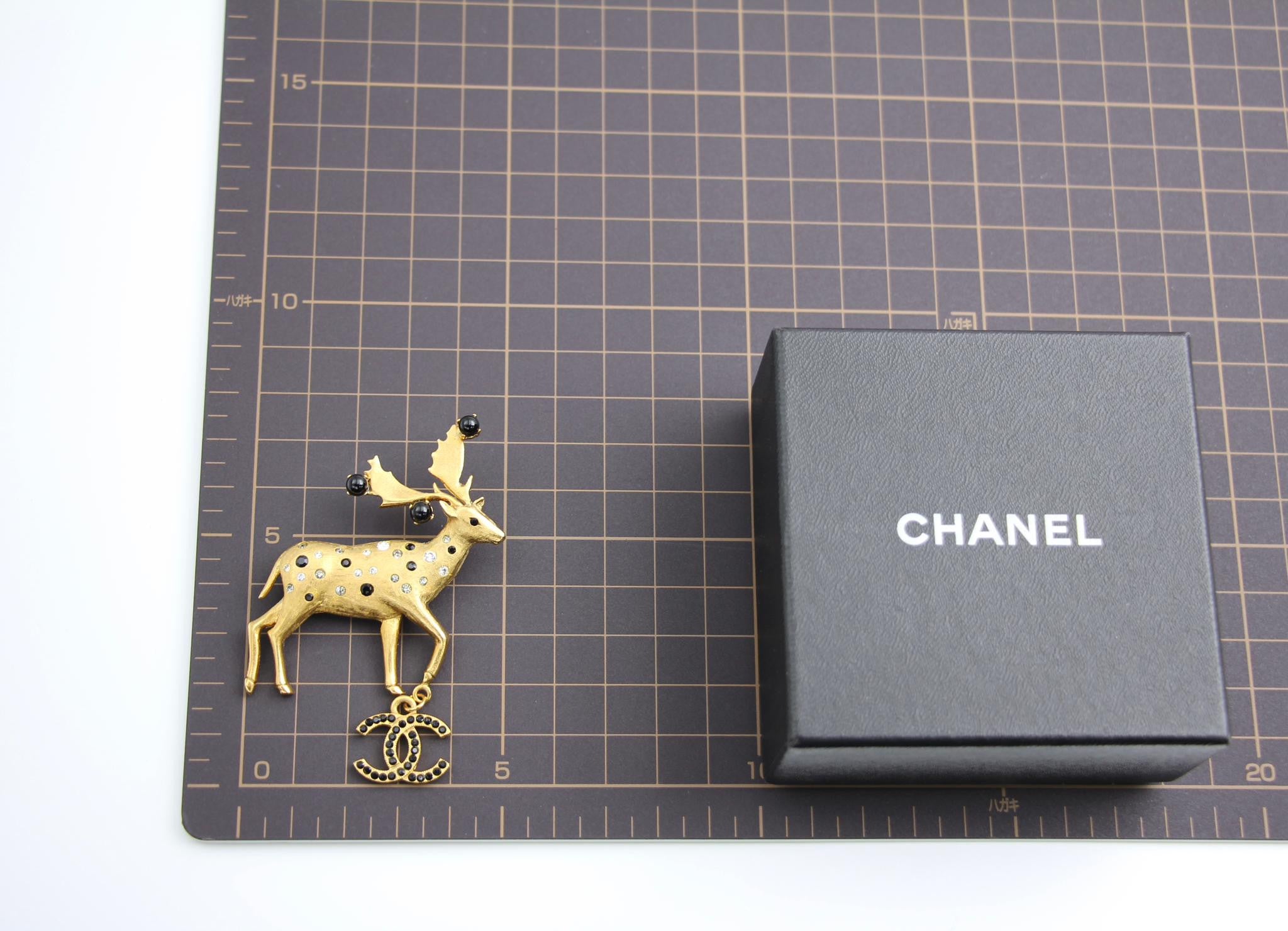 Chanel Vintage 01A Rhinestone Deer Cc Brooch – Wararni.com